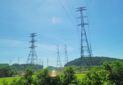 Đóng điện đường dây 500 kV (mạch 3) đoạn Dốc Sỏi - Pleiku 2