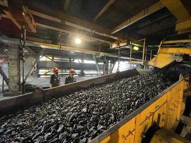 Tuyển than Cửa Ông: Hiện đại hóa công nghệ pha trộn, chế biến than
