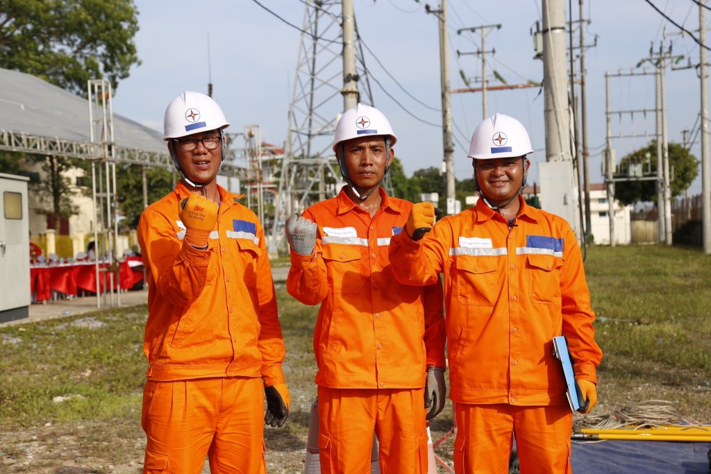Câu chuyện về người thợ điện miền Bắc - Đào Minh Tuyến