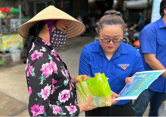 Đoàn Thanh niên EVNGENCO3 tuyên truyền tiết kiệm điện