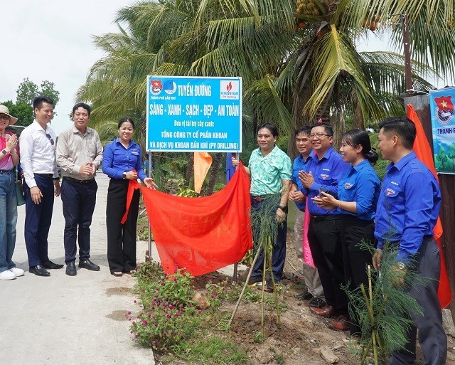 PV Drilling tặng 10.000 cây xanh cho Thành phố Cần Thơ