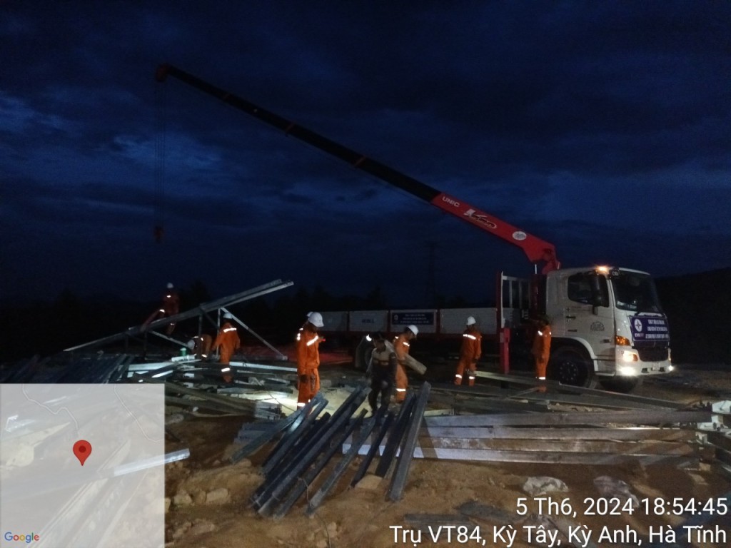 Thợ điện EVNSPC đồng lòng, vượt khó cùng đường dây 500kV mạch 3