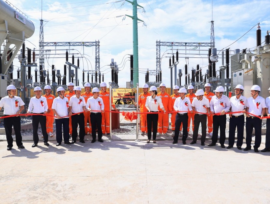 EVNNPC gắn biển công trình Trạm biến áp 110 kV Yên Lạc (Vĩnh Phúc)