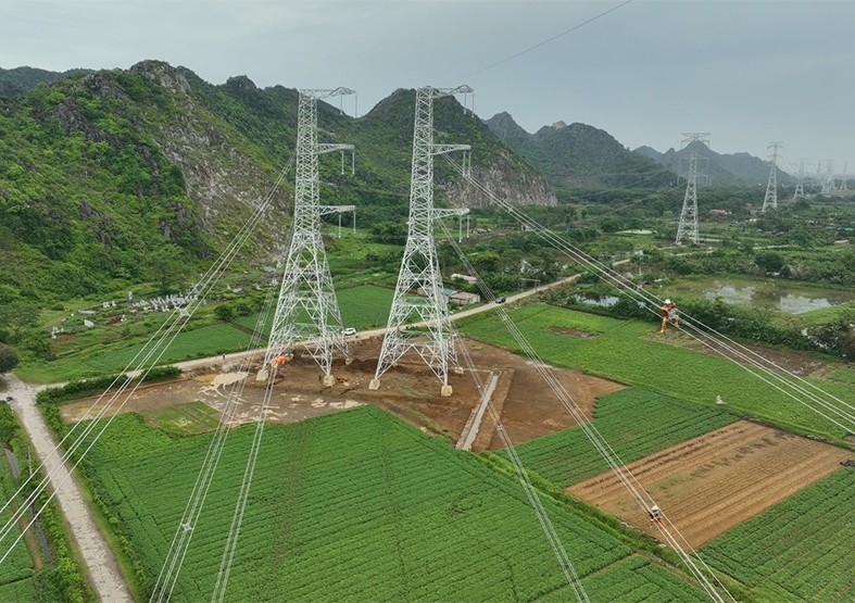 Đóng điện đường dây 500 kV mạch 3 (cung đoạn Thanh Hóa - Nam Định)