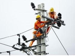 EVNHCMC đẩy mạnh công tác đầu tư cải tạo lưới điện
