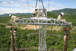 Truyền tải điện 2: Nhiều giải pháp nhằm giảm sự cố lưới điện