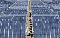 Ấn Độ xây trang trại sản xuất điện Mặt Trời lớn nhất thế giới