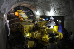 Triển khai dự án khai thác hầm lò mỏ Khe Chàm II - IV