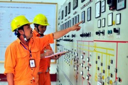 Quảng Ninh: Đã cấp điện trở lại cho hầu hết khách hàng