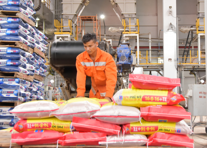 Nhà máy NPK Phú Mỹ sản xuất thành công nhiều công thức sản phẩm mới.