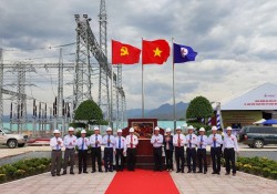 Gắn biển công trình Trạm biến áp 220 kV Ninh Phước và đấu nối