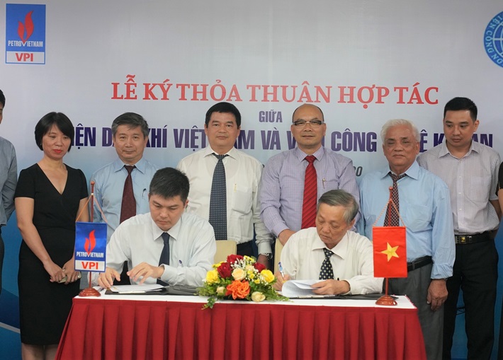 Viện Dầu khí Việt Nam và Viện Công nghệ khoan ký thỏa thuận hợp tác