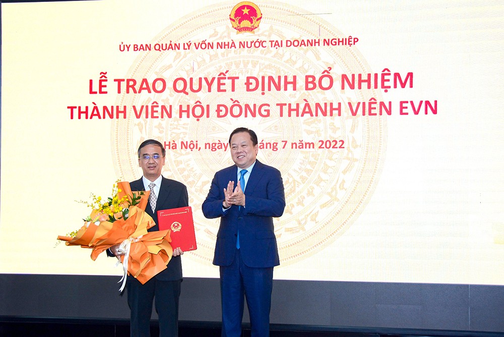 Trao quyết định bổ nhiệm Thành viên HĐTV Tập đoàn Điện lực Việt Nam