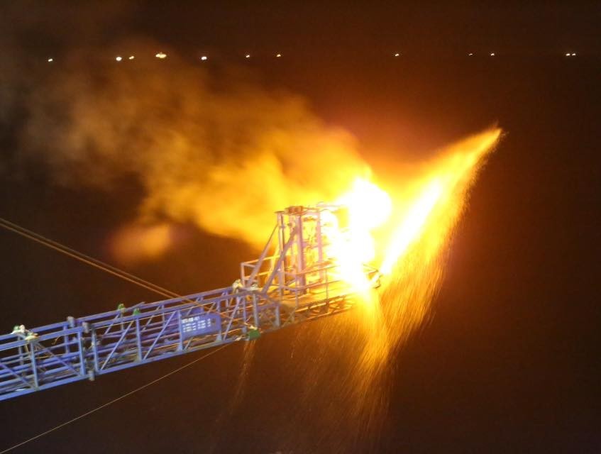 Vietsovpetro đón dòng dầu thương mại đầu tiên từ giàn RC-8 mỏ Rồng