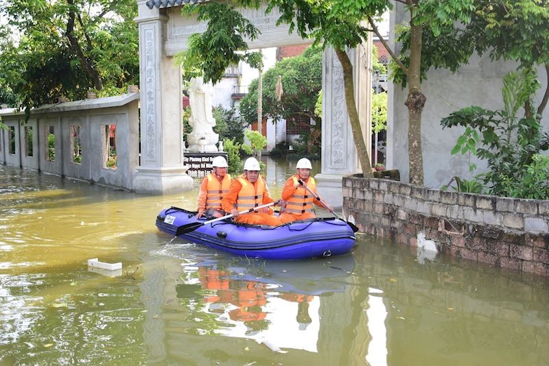 Tổng công ty Điện lực TP. Hà Nội đảm bảo an toàn điện nơi ‘rốn lũ’