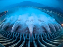 Nhật ký Năng lượng: An toàn thủy điện, "làm lồng sắt nhốt hổ dữ"