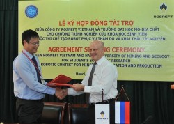 Rosneft Vietnam tài trợ cho sinh viên làm nghiên cứu khoa học
