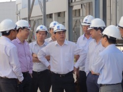 Chủ tịch PVN Nguyễn Xuân Sơn làm việc tại lọc dầu Dung Quất