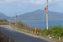 Cấp điện lưới quốc gia cho xã đảo Lại Sơn