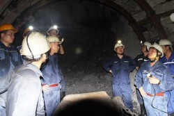 Mỏ Hầm lò II và than Vàng Danh phối hợp đẩy nhanh tiến độ đào lò