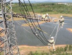 Quảng Ngãi hỗ trợ giải phóng mặt bằng các dự án lưới điện