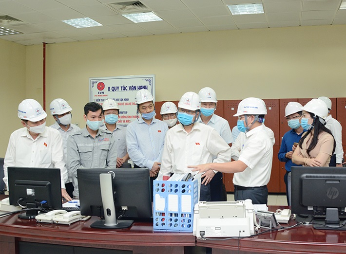Đoàn công tác của Quốc hội làm việc tại Nhiệt điện Mông Dương 1
