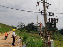 Điện lưới quốc gia về xóm Cốc Phát (Cao Bằng)