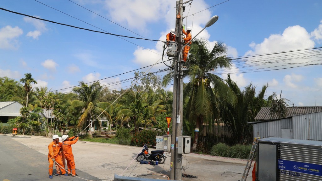 Tỉnh Sóc Trăng và EVNSPC bàn tháo gỡ khó khăn trong đầu tư các công trình điện