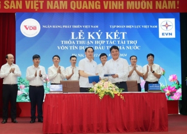 EVN và VDB ký thỏa thuận hợp tác tài trợ vốn tín dụng đầu tư của Nhà nước