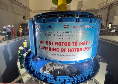 Lắp đặt thành công rotor tổ máy 2 Thủy điện Ialy (mở rộng)