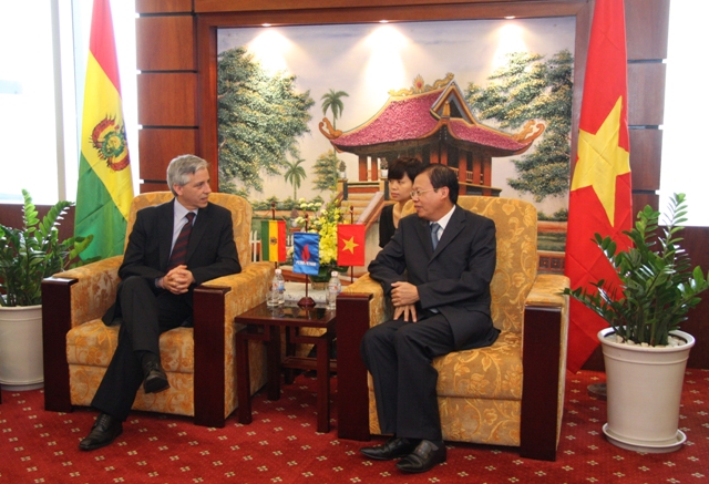 Thúc đẩy hợp tác dầu khí Việt Nam - Bolivia