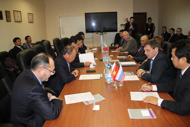 Tổng giám đốc Petrovietnam thăm và làm việc với đối tác ở Nga