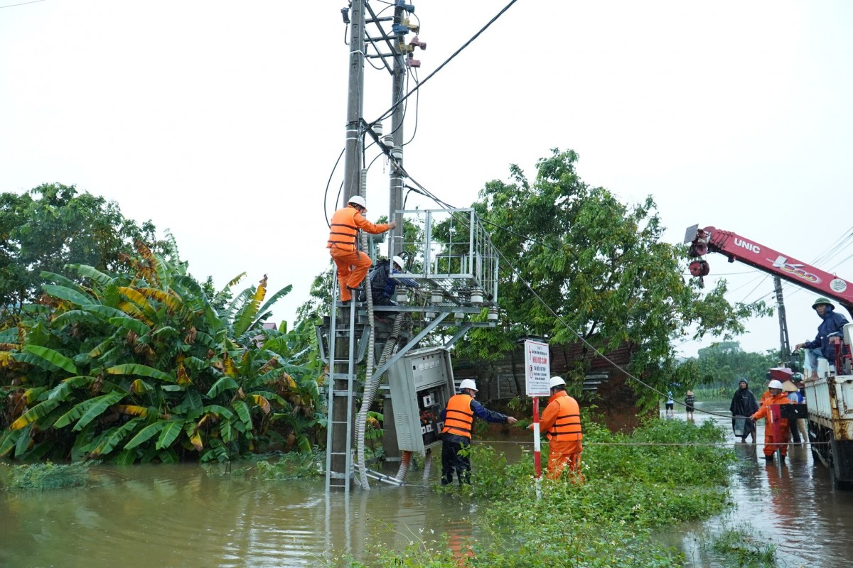 Tình hình vận hành các hồ thủy điện, khôi phục lưới điện sau bão số 3 của EVN (ngày 16/9/2024)