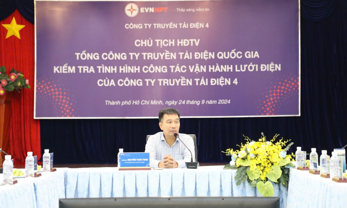 Chủ tịch HĐTV EVNNPT làm việc với PTC4 về công tác vận hành lưới điện