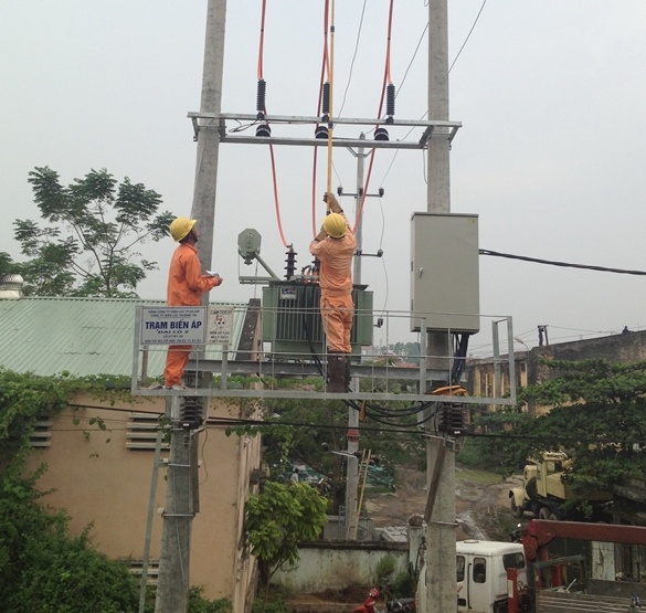 Người dân Thanh Trì phấn khởi vì lưới điện đã an toàn
