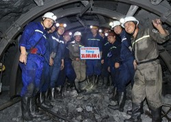 Quý 4, Xây lắp mỏ đặt mục tiêu đào mới 5.670 mét lò