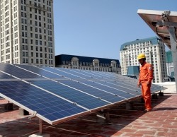 Thị trường lắp đặt điện mặt trời mái nhà tại Hà Nội đang sôi động