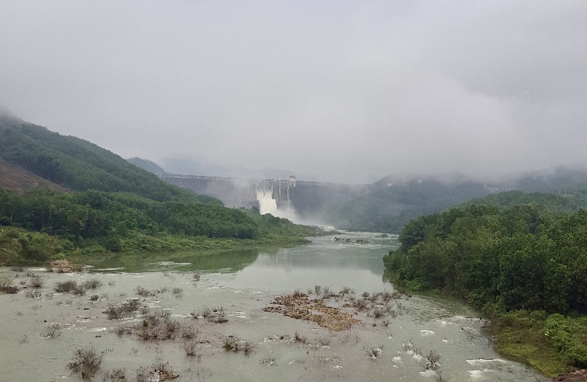 Xả điều tiết hồ Thủy điện Sông Tranh 2, giảm lũ cho hạ du sông Thu Bồn