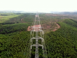 Đóng điện đường dây 220 kV Đông Hà - Lao Bảo