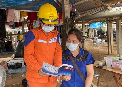 Điện lực Yên Sơn nâng cao nhận thức an toàn, tiết kiệm điện cho người dân