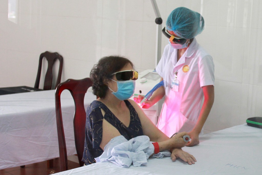 BSR tặng thiết bị y tế cho Bệnh viện C Đà Nẵng