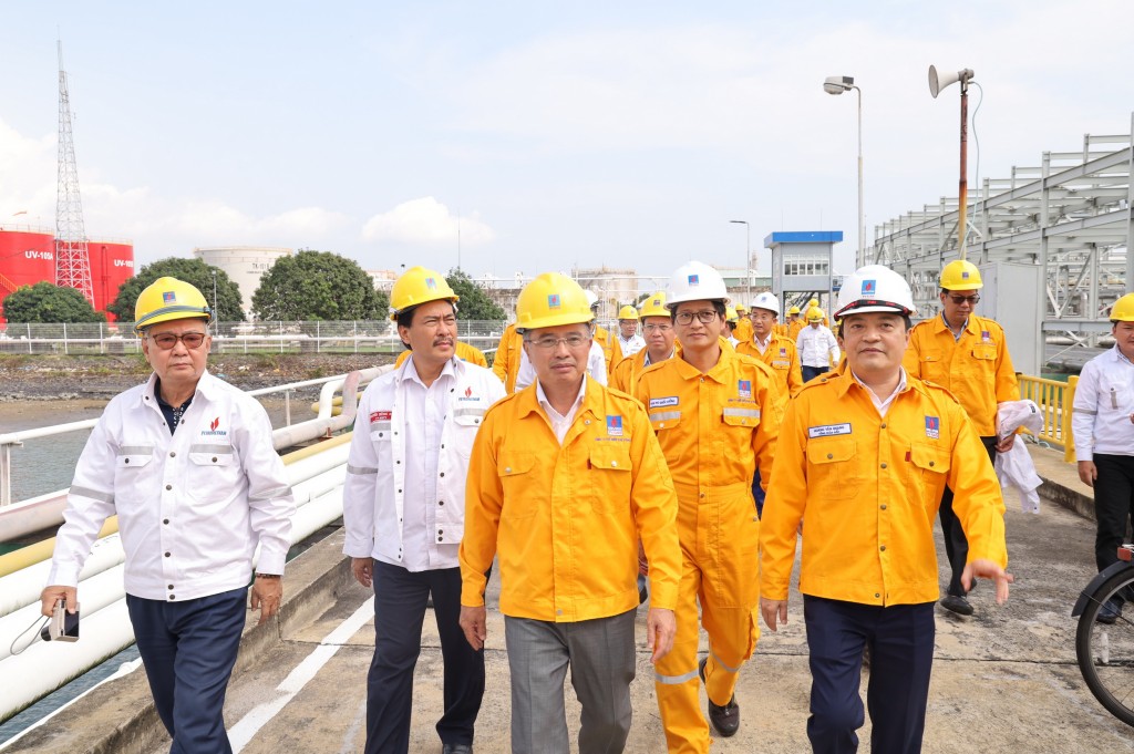Chủ tịch HĐTV PVN kiểm tra dự án Kho chứa 1 triệu tấn LNG Thị Vải