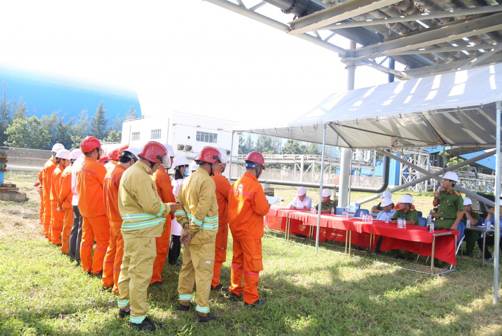 Diễn tập ứng phó sự cố hóa chất kết hợp PCCC&CNCH tại Nhiệt điện Duyên Hải