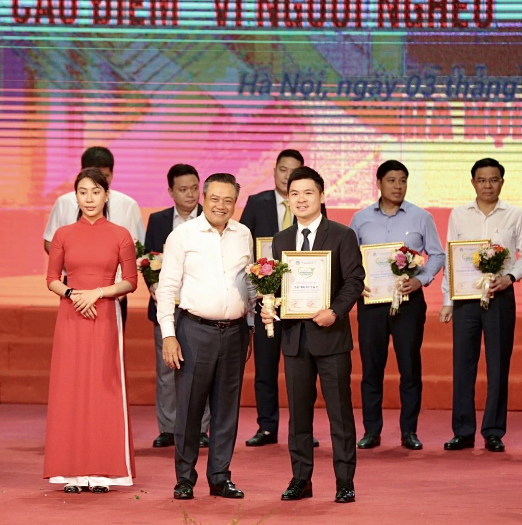 T&T Group ủng hộ 1 tỷ đồng cho Quỹ ‘Vì người nghèo’ thành phố Hà Nội