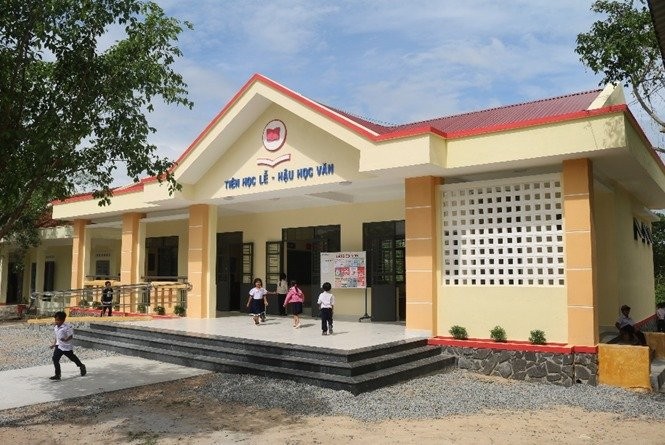 Bàn giao công trình trường học tại Phú Yên do VSH tài trợ