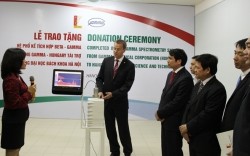 Hungary tặng thiết bị nghiên cứu hạt nhân cho Việt Nam