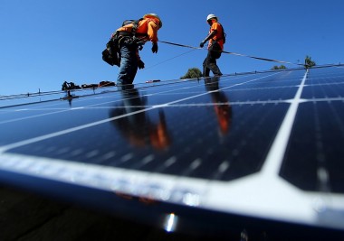 Các dự án điện mặt trời toàn cầu bị tác động thế nào bởi chuỗi cung ứng năm 2022?