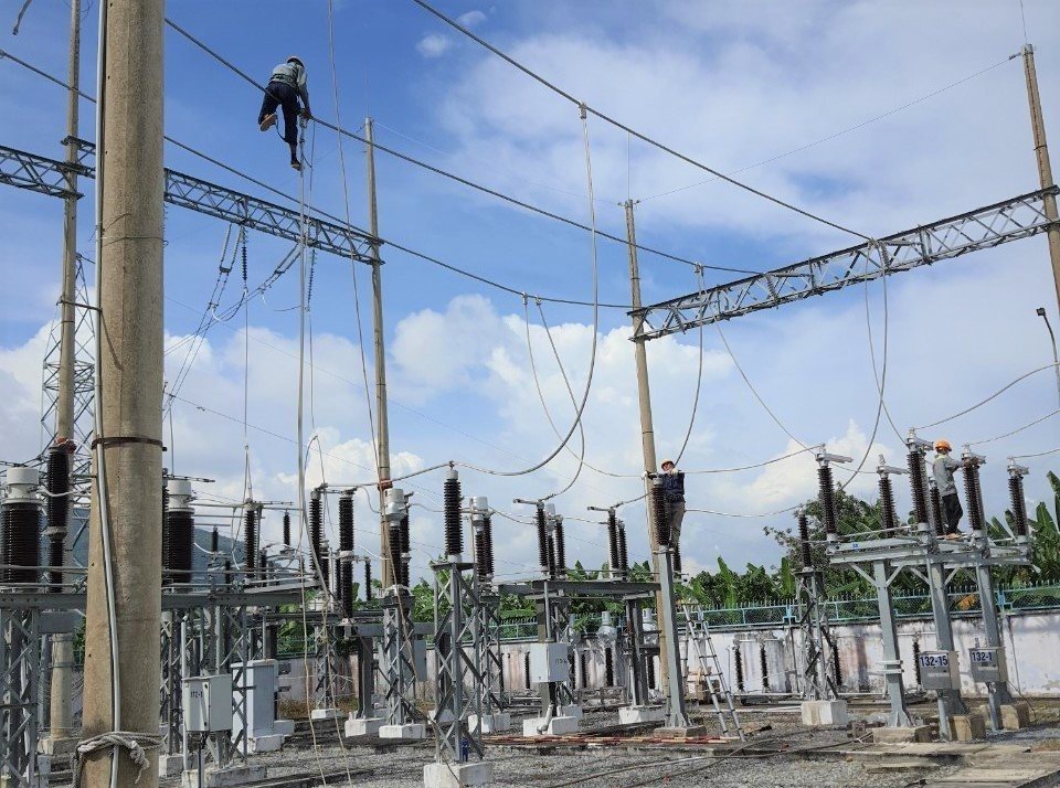 EVNSPC thúc đẩy tiến độ các dự án lưới điện tại Vĩnh Long