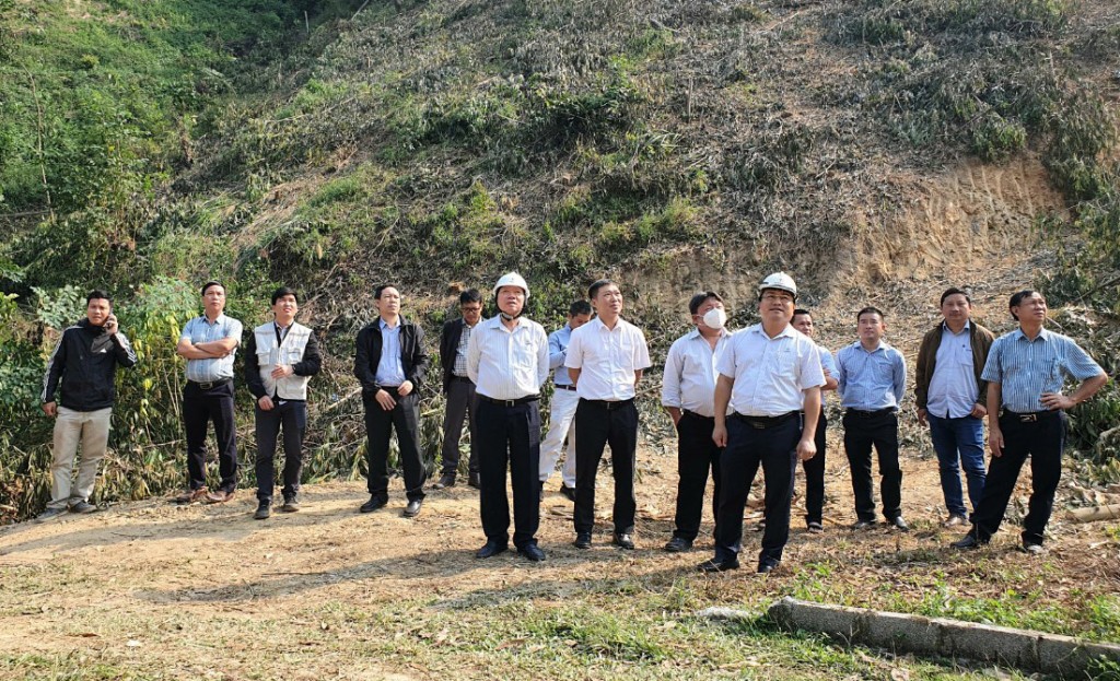 Đôn đốc tiến độ thi công đường dây 220 kV Bắc Giang - Lạng Sơn