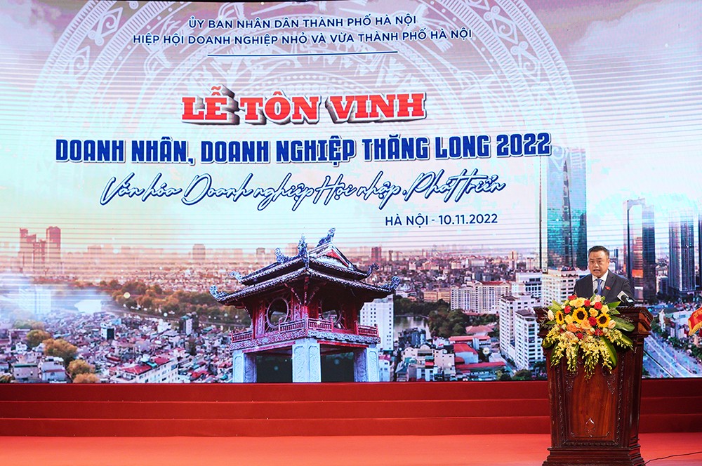 CADI-SUN và Chủ tịch kiêm TGĐ Phạm Lương Hòa nhận bằng khen của UBND TP Hà Nội